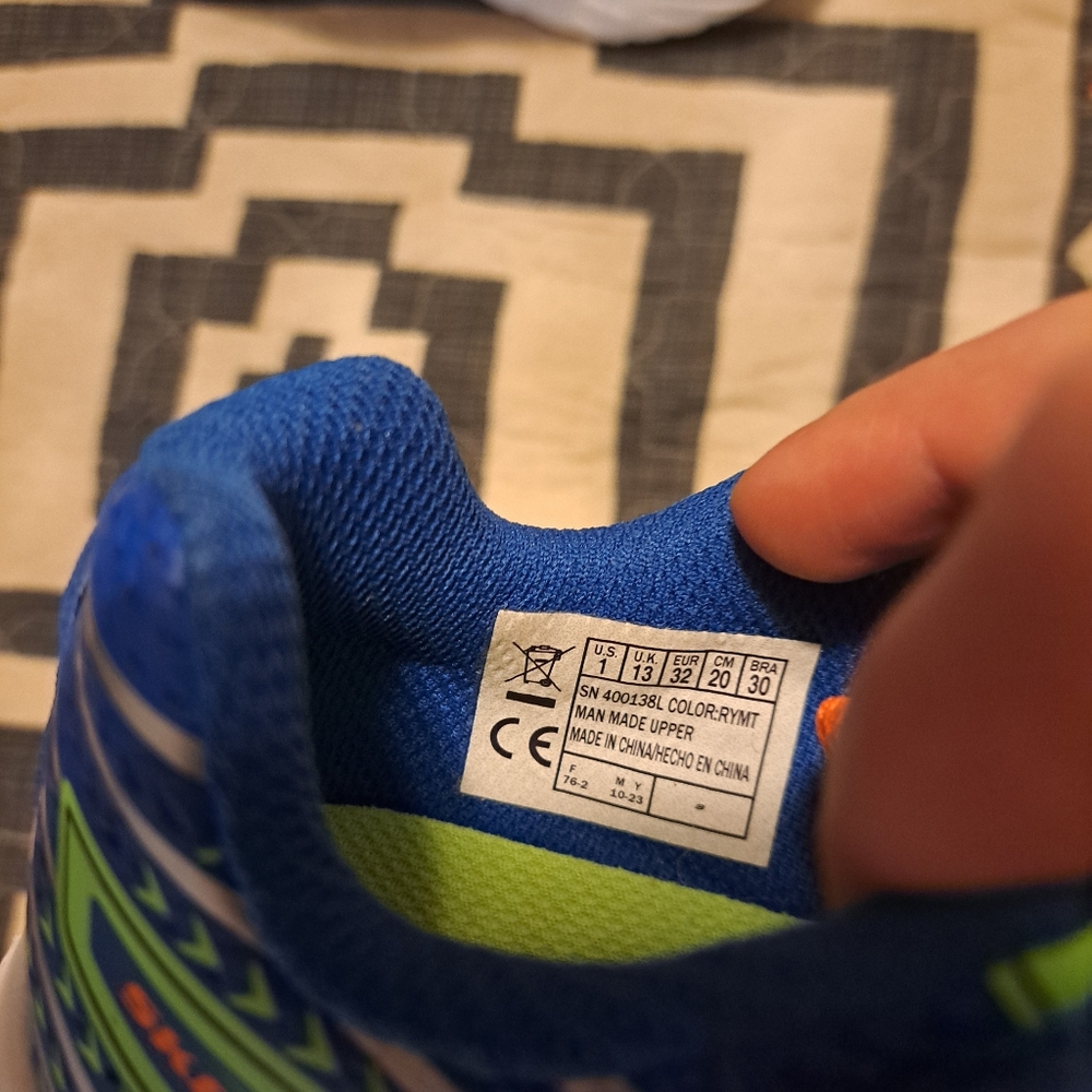 Kids light up sketchers, size 1, blue green